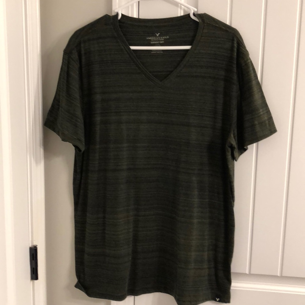 American eagle v neck t shirt